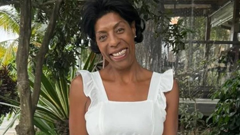 Sem sexo há seis anos, Márcia Fu teve três casamentos, um filho e foi roubada por marido