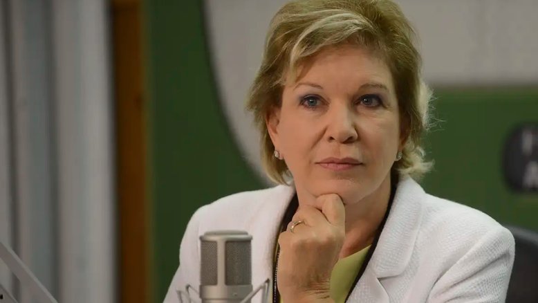 "Nesta oportunidade, resgato o Manifesto Frente Ampla, que foi lançado nesta mesma residência. É a expressão do que esta reunião representa."