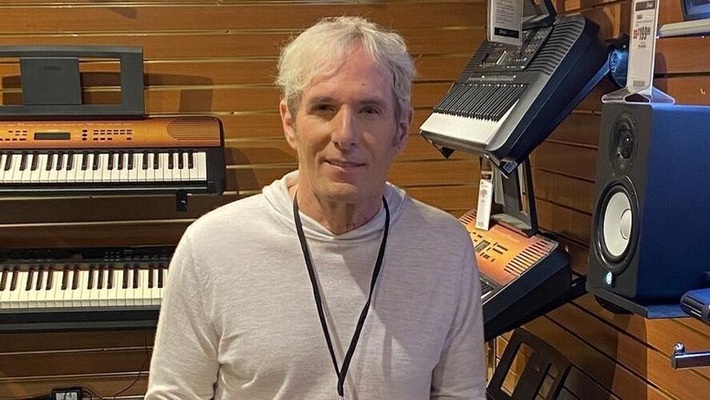 Michael Bolton revela câncer no cérebro e anuncia pausa em shows após cirurgia