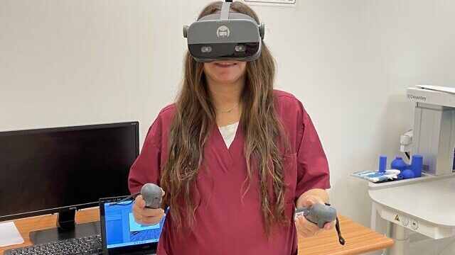 Portable virtual reality system helps patients with brain injuries recover