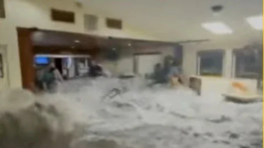 Ondas inundam base do Exército dos EUA nas Ilhas Marshall