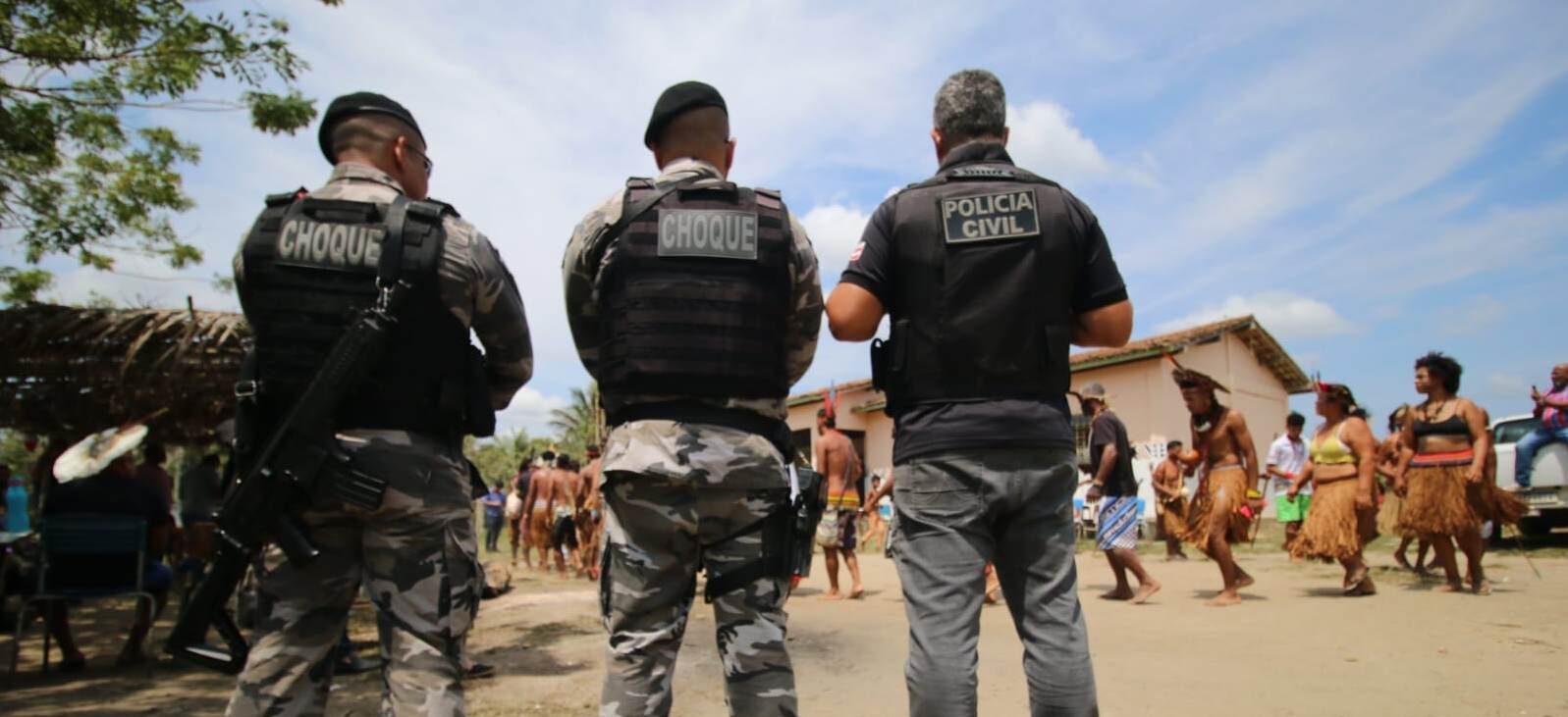 Polícia prende dois fazendeiros como suspeitos do assassinato de mulher indígena na Bahia