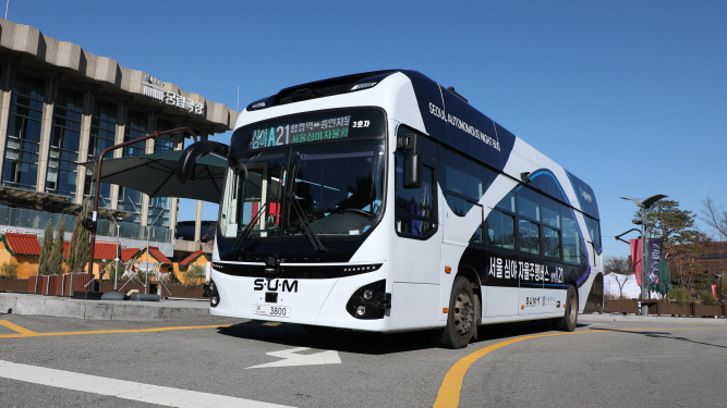 Primeiro ônibus noturno autônomo do mundo já circula em Seul