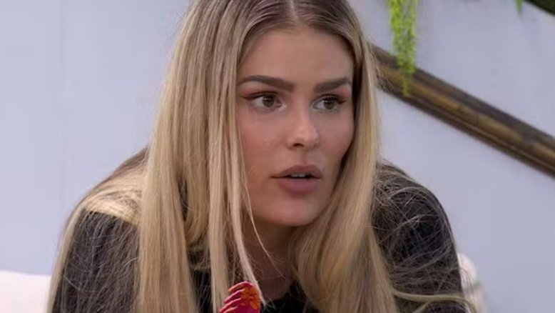 BBB24: Yasmin Brunet cita lado ruim da fama: 'Não pode dar um beijo em paz'