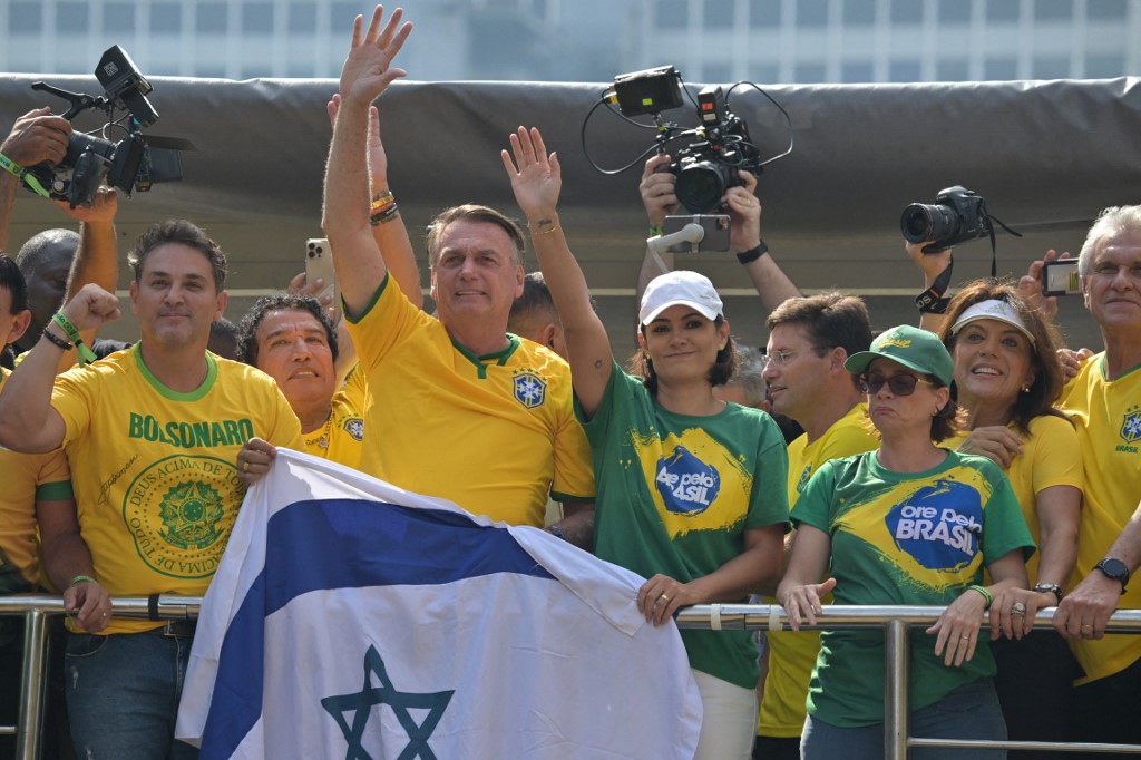 Ex-presidente Jair Bolsonaro participou de ato na Avenida Pauslista, em São Paulo