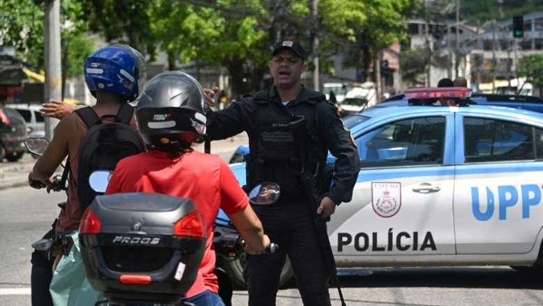 Carro da Secretaria-Geral da Presidência é roubado no Rio durante G20