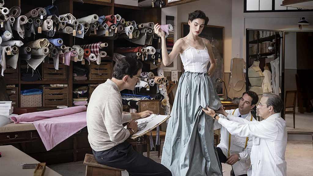 Série mostra por que o estilista espanhol Balenciaga incomodou Chanel e Dior