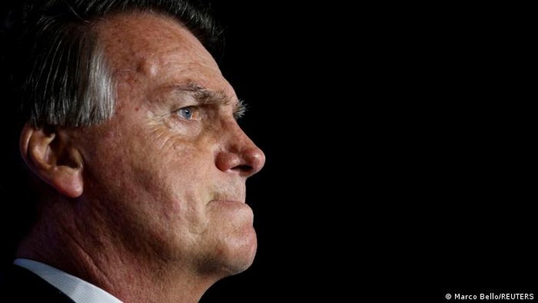 Bolsonaro é alvo de operação da PF e tem passaporte apreendido