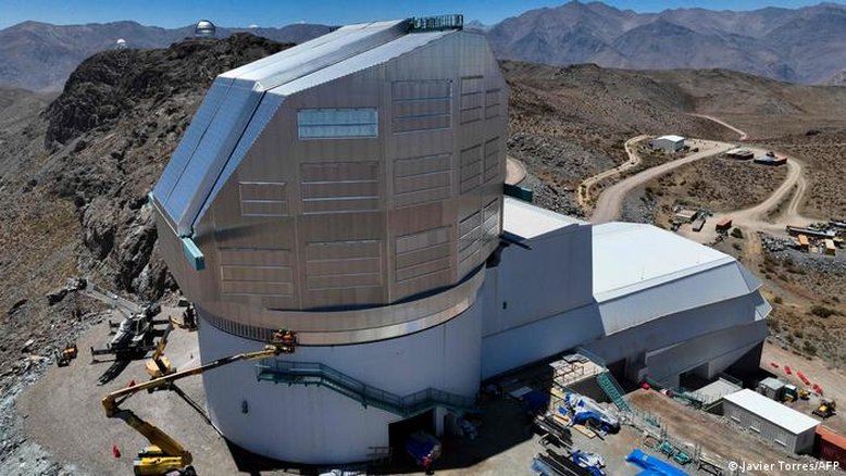 Chile instala a câmera mais potente do mundo em telescópio
