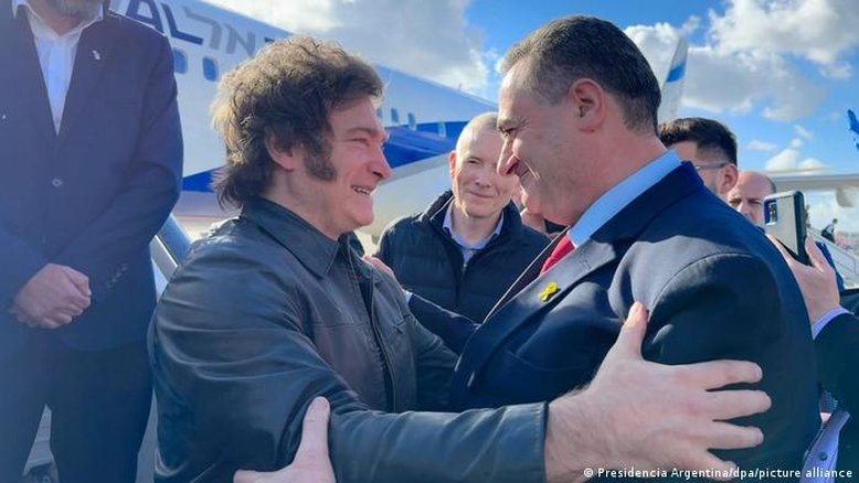 Em Israel, Javier Milei promete levar embaixada argentina a Jerusalém