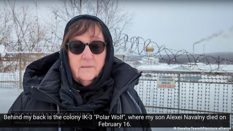 "Deixe-me ver meu filho", pede mãe de Navalny a Putin