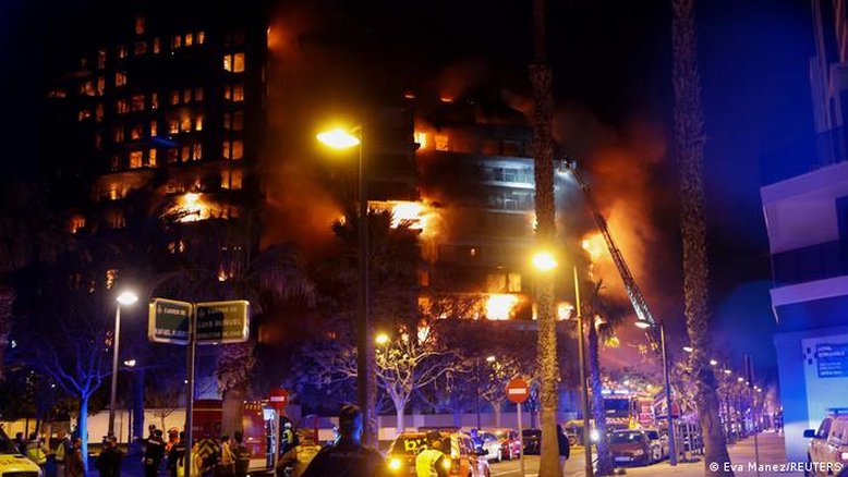 Incêndio em prédio residencial na Espanha deixa mortos e feridos