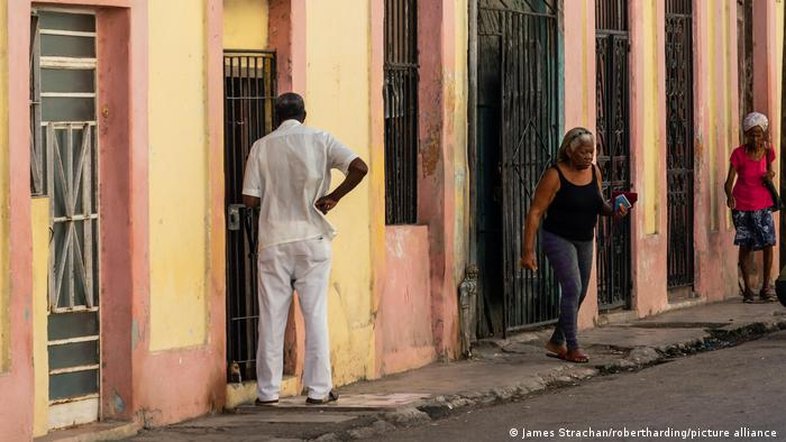 Em Cuba, "às vezes não há nem água para enganar o estômago"