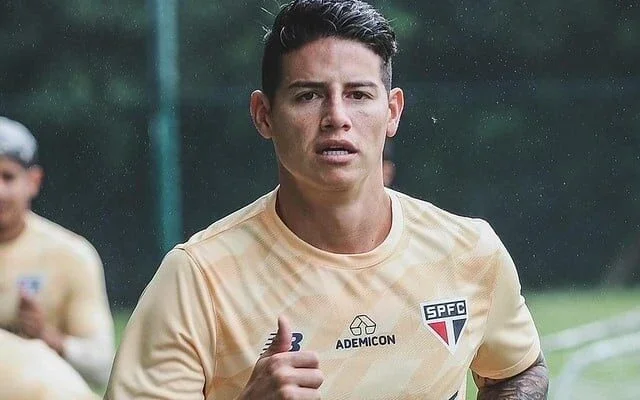 James Rodríguez muda de ideia e decide ficar no São Paulo