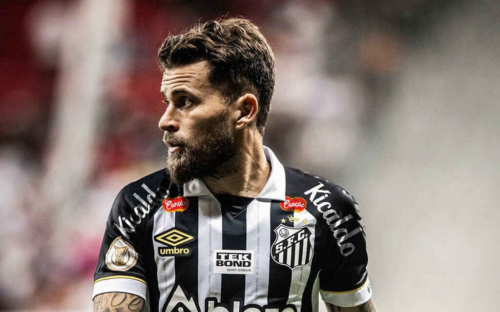Após ficar fora dos planos do Santos, Lucas Lima é anunciado como reforço do Sport