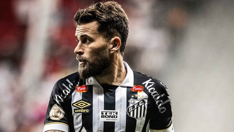 Após ficar fora dos planos do Santos, Lucas Lima é anunciado como reforço do Sport
