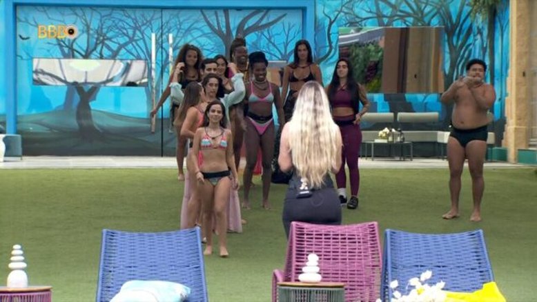 'BBB 24': participantes fazem desfile de 'imperfeições'