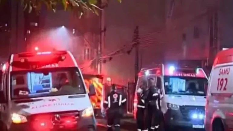 Apartamento pega fogo em Campinas após explosões e bombeiros fazem resgate de rapel