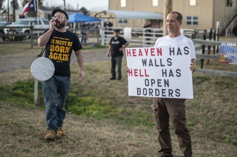 'Army of God' arrives at US border to protest immigration