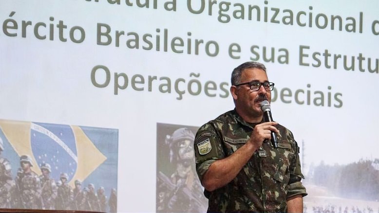 O coronel estava em missão internacional em Washington desde dezembro de 2022