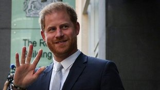 Príncipe Harry é absolvido de acusações de assédio em ONG africana