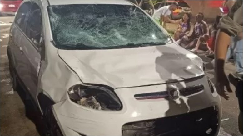 MG: Motorista bêbado invade bloco de carnaval e atropela cerca de 30 pessoas