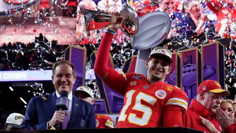 Kansas City Chiefs vence 49ers na prorrogação e se torna bicampeão