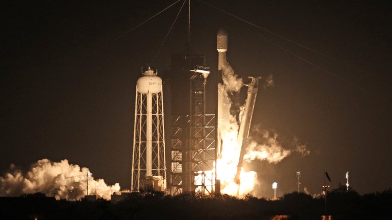 Nave espacial decola com missão de pousar na Lua