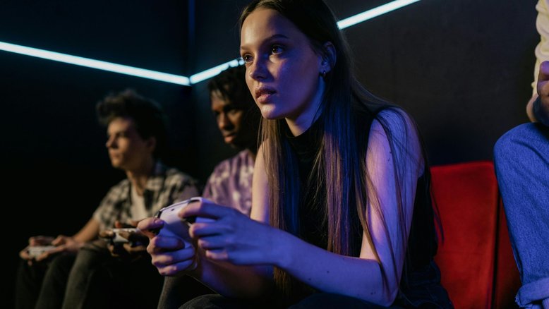 Mulheres lideram consumo de jogos eletrônicos no Brasil, aponta pesquisa