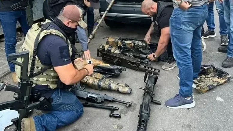 Polícia prende criminoso que negociou armas furtadas do Exército em SP