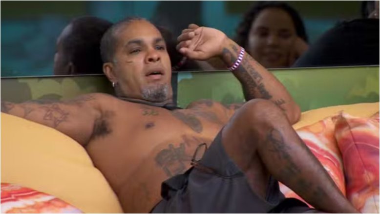 BBB24: Rodriguinho não perdoa aproximação de Pitel com brother e avisa: 'Você é minha opção de voto'