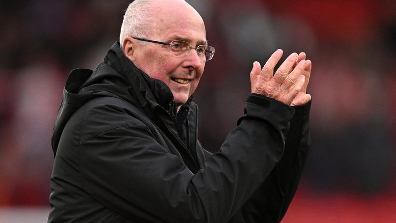 Sven-Göran Eriksson, ex-técnico da Inglaterra, morre aos 76 anos após câncer terminal