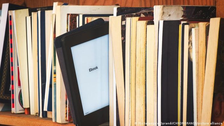 Livro digital ou impresso: o que é melhor para o planeta?
