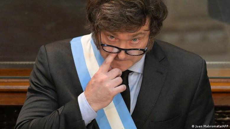 Argentina de Milei oscila entre sacrifícios e esperança