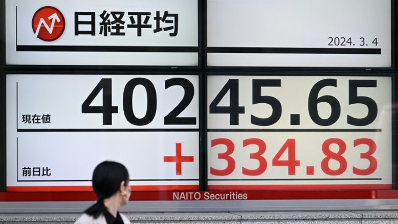 Bolsa do Japão fecha pela primeira vez acima de 40.000 pontos