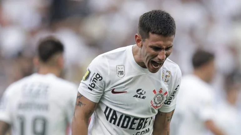 Corinthians pode sofrer transfer ban. Saiba o que é a punição da Fifa que assombra os clubes