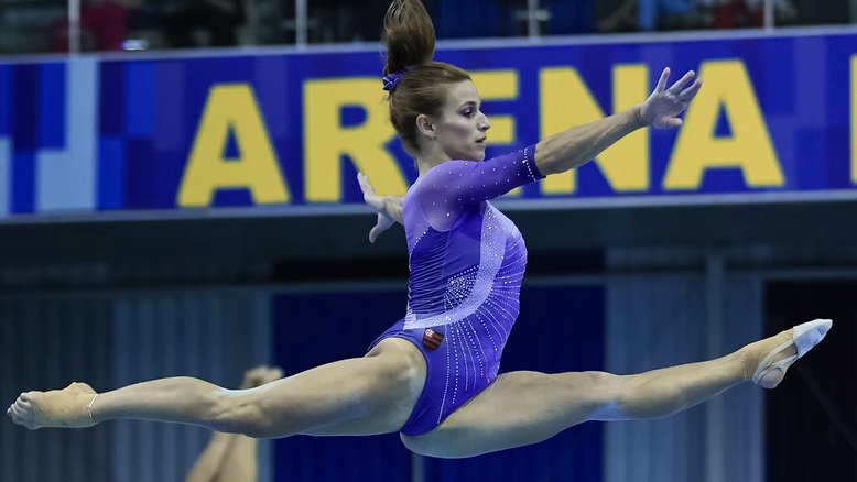 Jade Barbosa fatura ouro e Rebeca Andrade leva prata em etapa da Copa do Mundo de ginástica