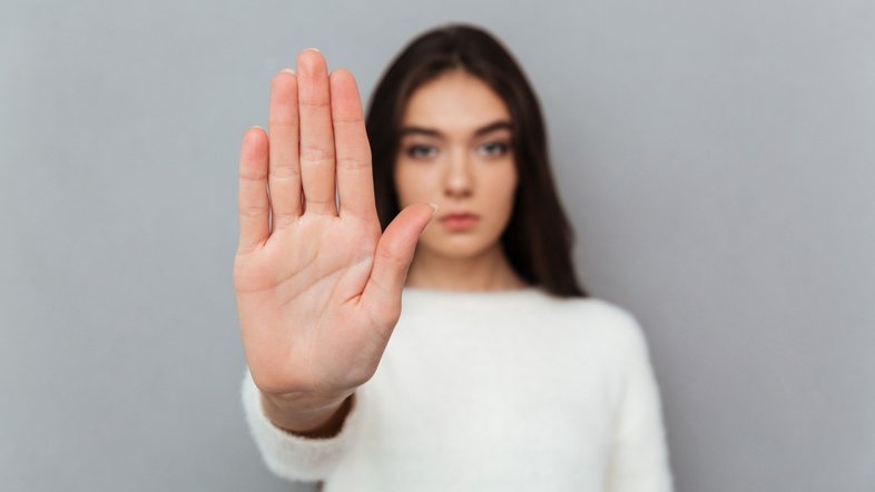 A nova moda entre algumas mulheres heterossexuais é tirar um sabático de tudo que envolve os homens
