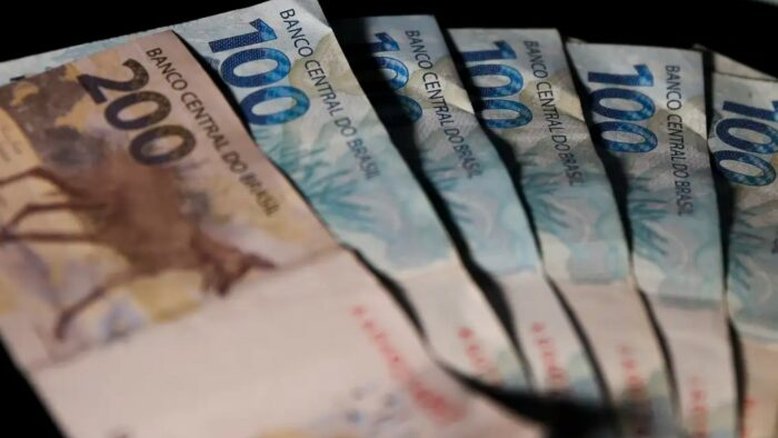 Governo articula crédito extra para evitar queda de veto