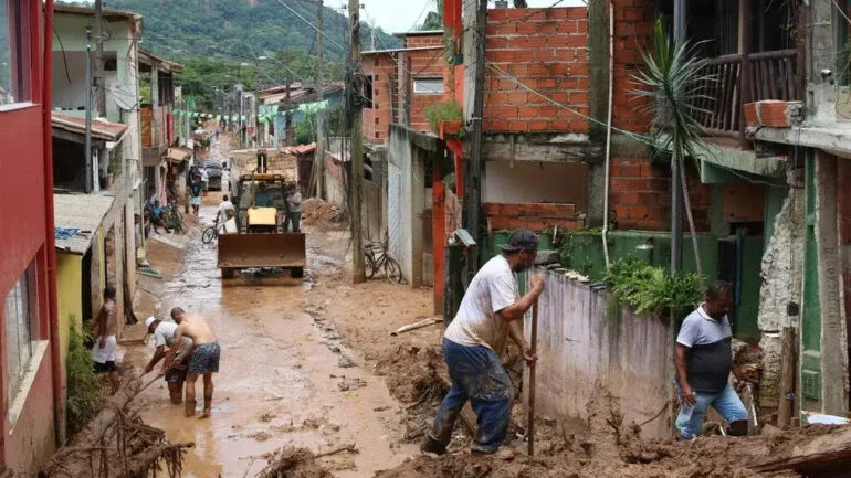 Litoral de SP registra ventos de até 134km/h; chuvas devem seguir no fim de semana