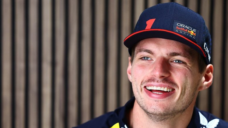 Verstappen vence o GP do Japão com tranquilidade e Red Bull conquista sua 31ª dobradinha na F-1