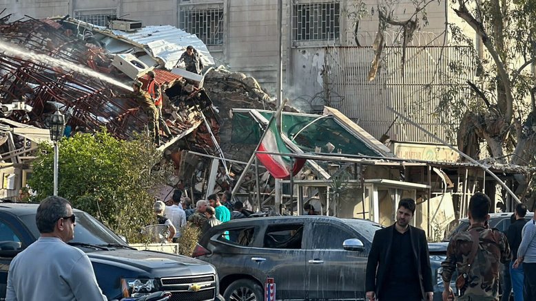 Ataque de Israel mata 8 e destrói embaixada iraniana na Síria