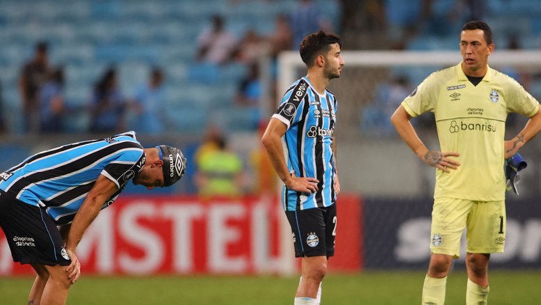 Grêmio perde em casa para o Huachipato e fica em situação difícil na Copa Libertadores
