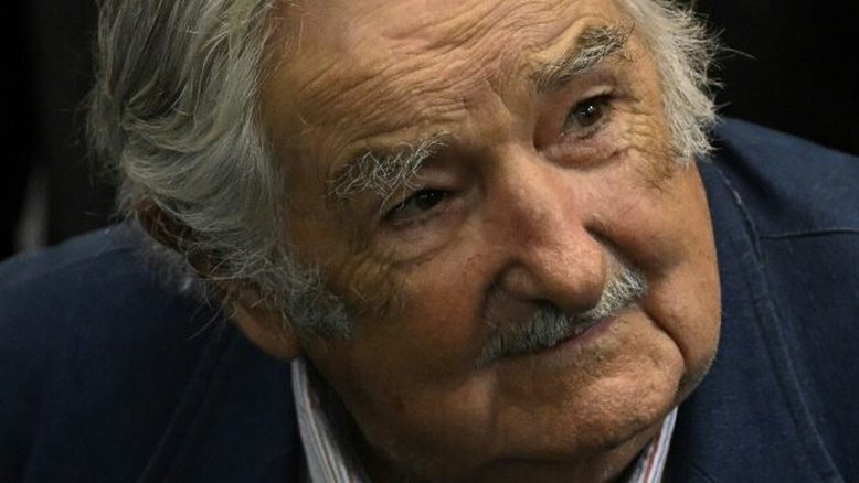 José Mujica, ex-presidente do Uruguai, anuncia que tem tumor no esôfago