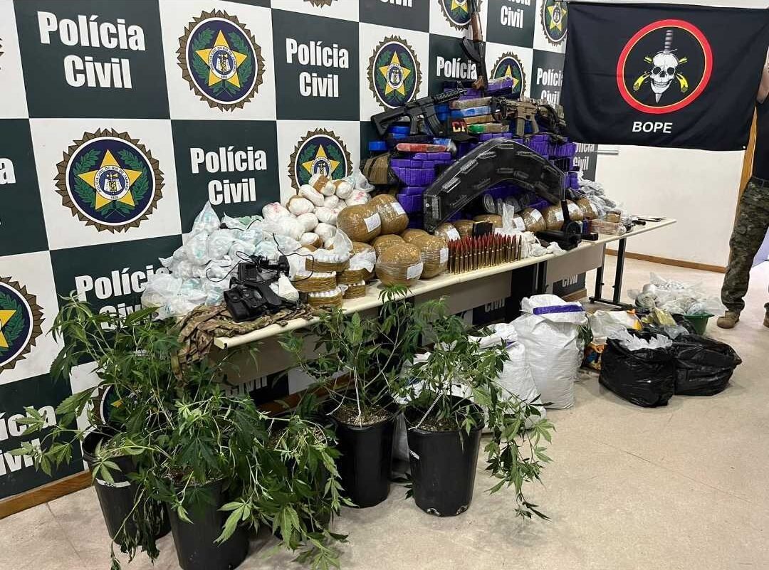 RJ: moradores registram 'cenário de guerra' no Complexo do Alemão; veja vídeos