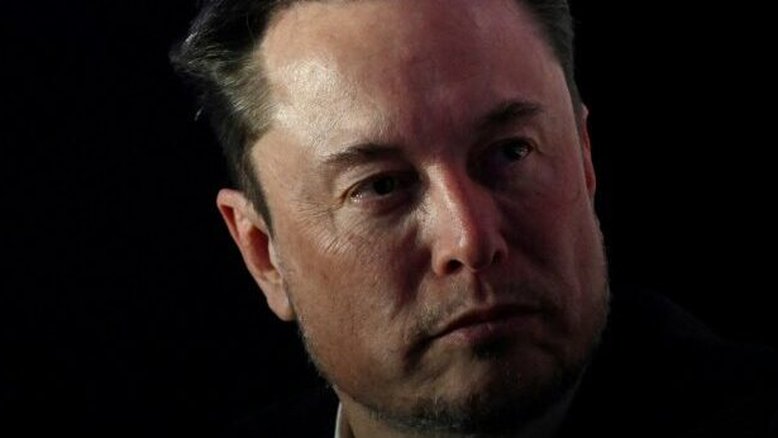 Depois de multa, Elon Musk rebate Moraes: 'A lei está violando a lei'