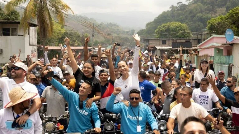 Militante do partido da opositora María Corina Machado é detido na Venezuela