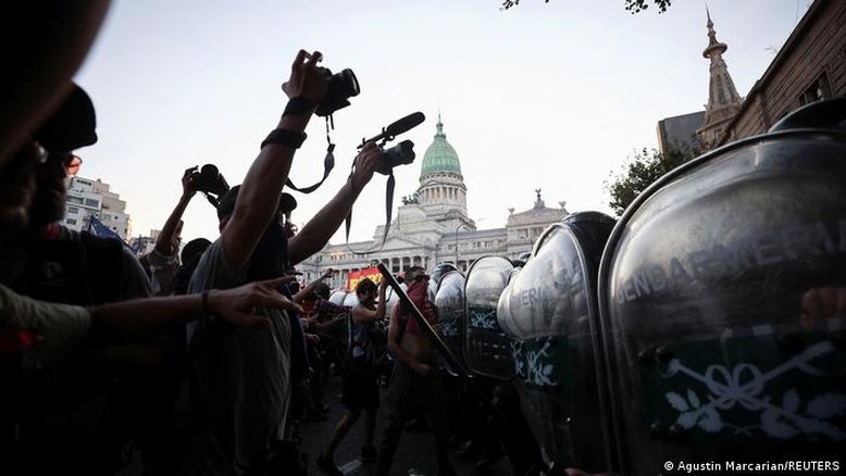 Entenda o megaprojeto de Milei aprovado pela Câmara argentina