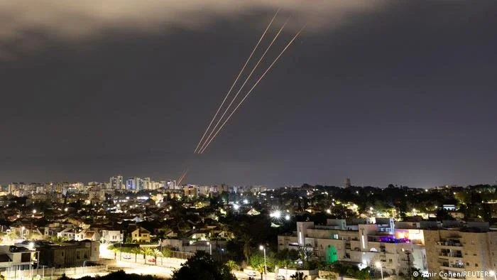 Mais de 200 drones e mísseis: Entenda o ataque do Irã contra Israel e a escalada da tensão