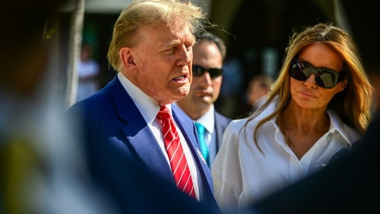 O tímido retorno da discreta Melania Trump à cena política nos EUA